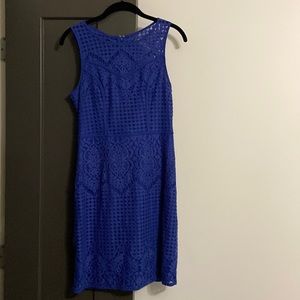 Blue sleeveless lace dress